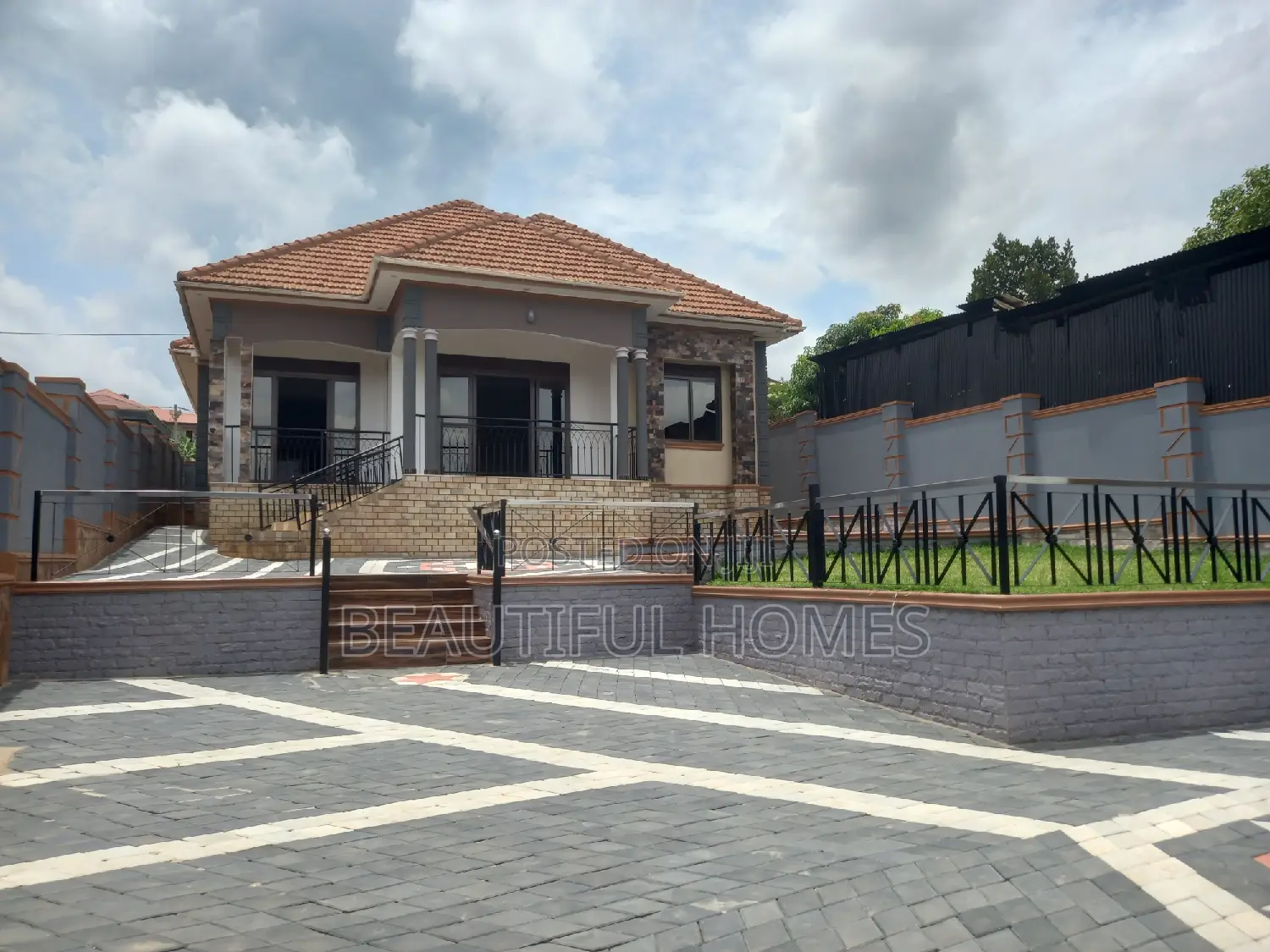 Furnished 4bdrm Bungalow in Kira for sale