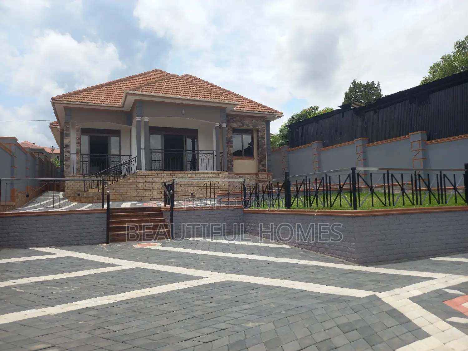 Furnished 4bdrm Bungalow in Kira for sale