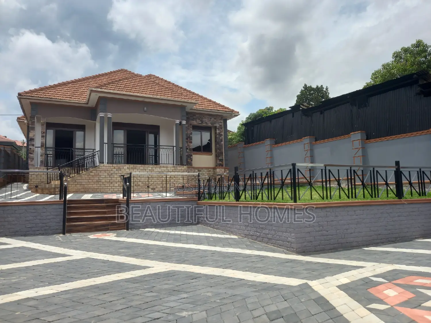 Furnished 4bdrm Bungalow in Kira for sale