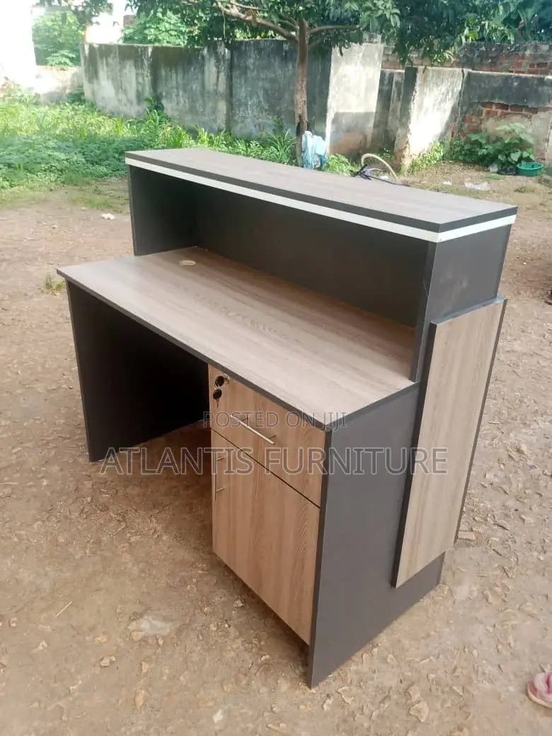 Desk/ Reception