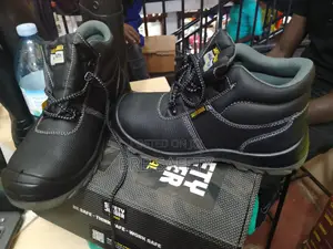 Safety Shoes. Jogger Black