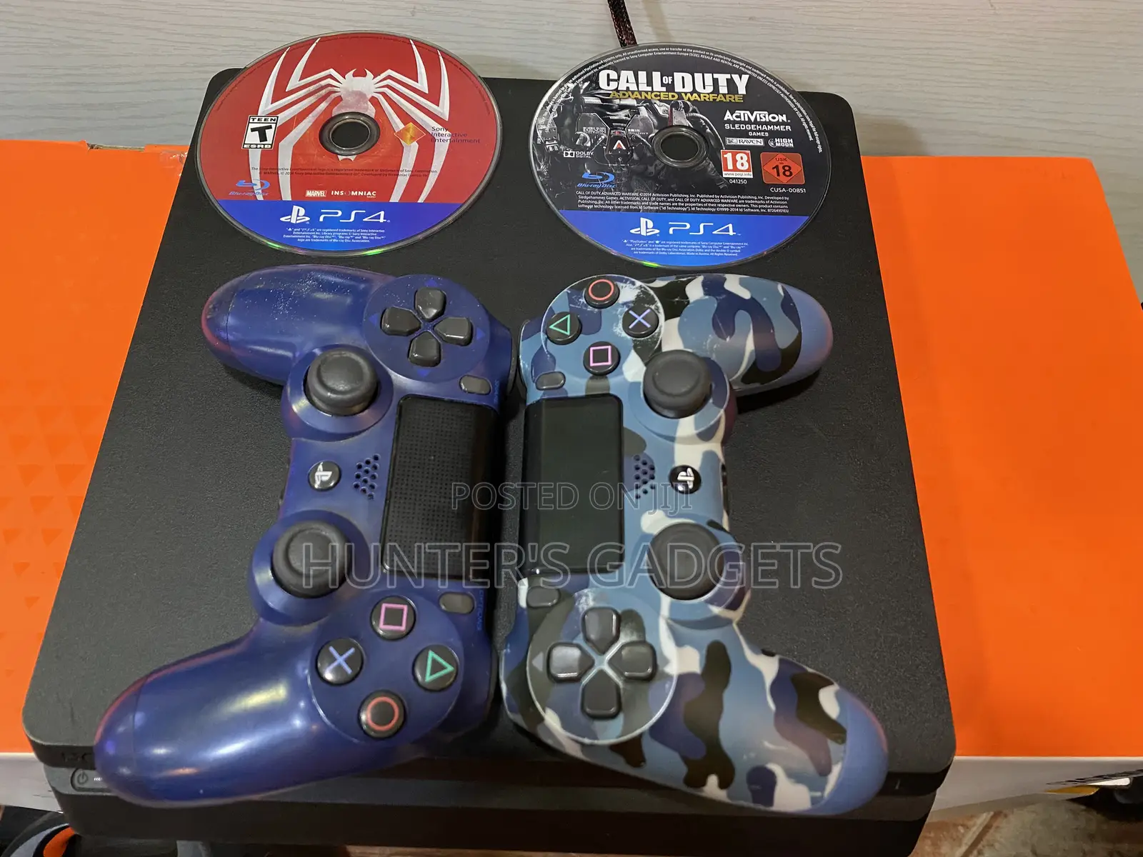 Sony Playstation 4 Slim With 2 Cd Games Call of Duty Spida