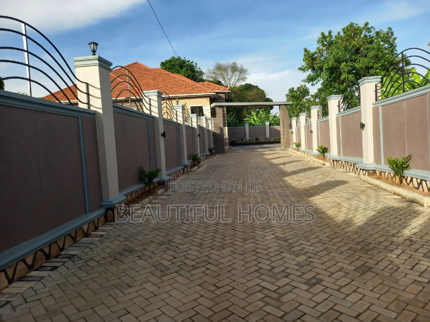 Furnished 5bdrm House in Kira, Central Division for sale