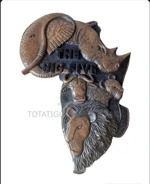 Photo - Wooden Art Pieces