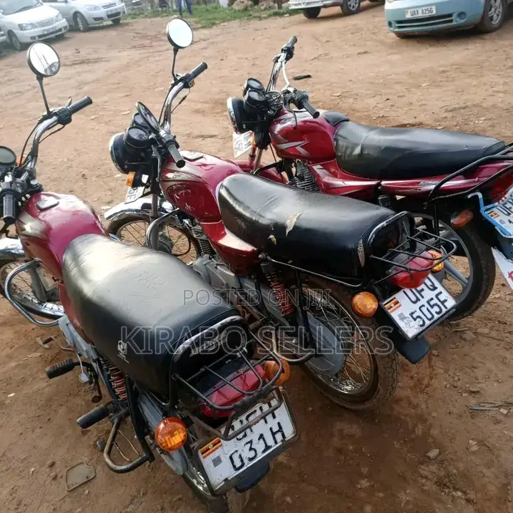 New Bajaj Boxer 100 2023 Red