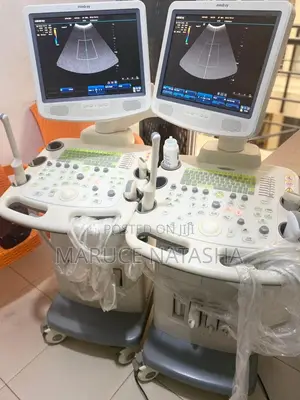 High End 4D Ultrasound Scan With 3probes en a Color Doppler