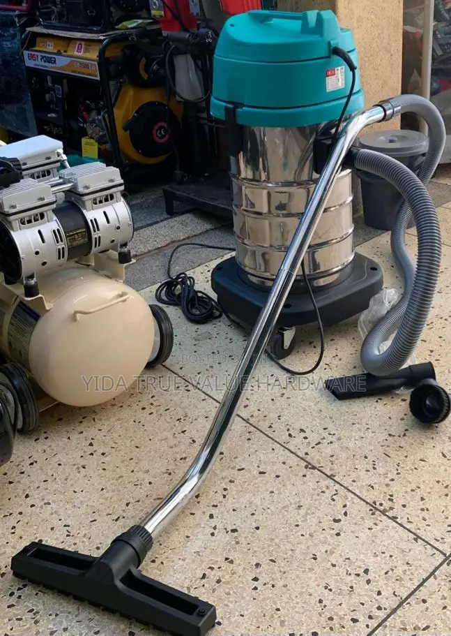 Vaccum Cleaner 30 Litres Wet and Dry With Wheels