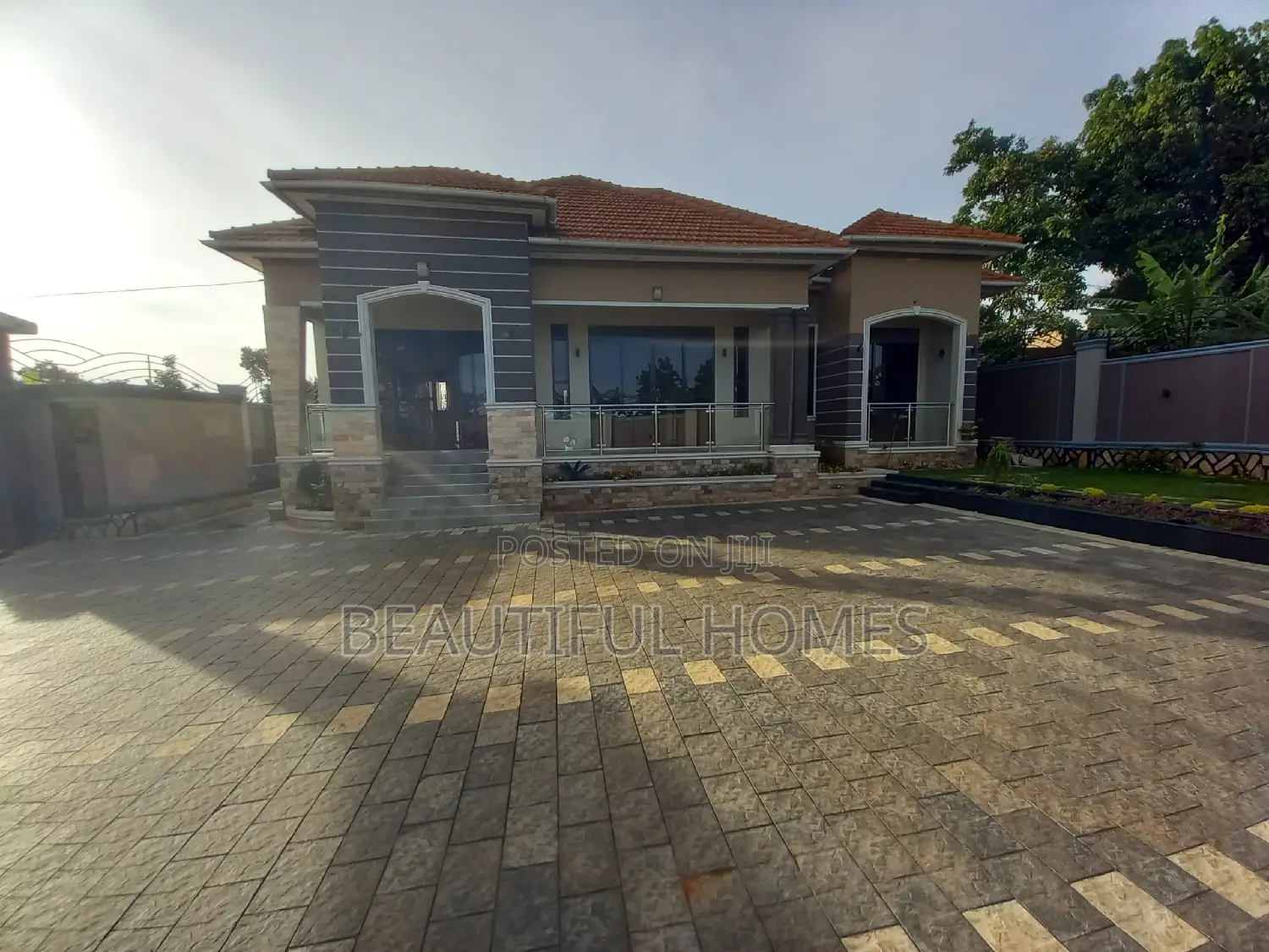 Furnished 5bdrm Mansion in Kira for sale