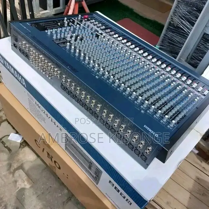 Yamaha MG-24/14FX Fully Loaded 24channel Digital Music Mixer
