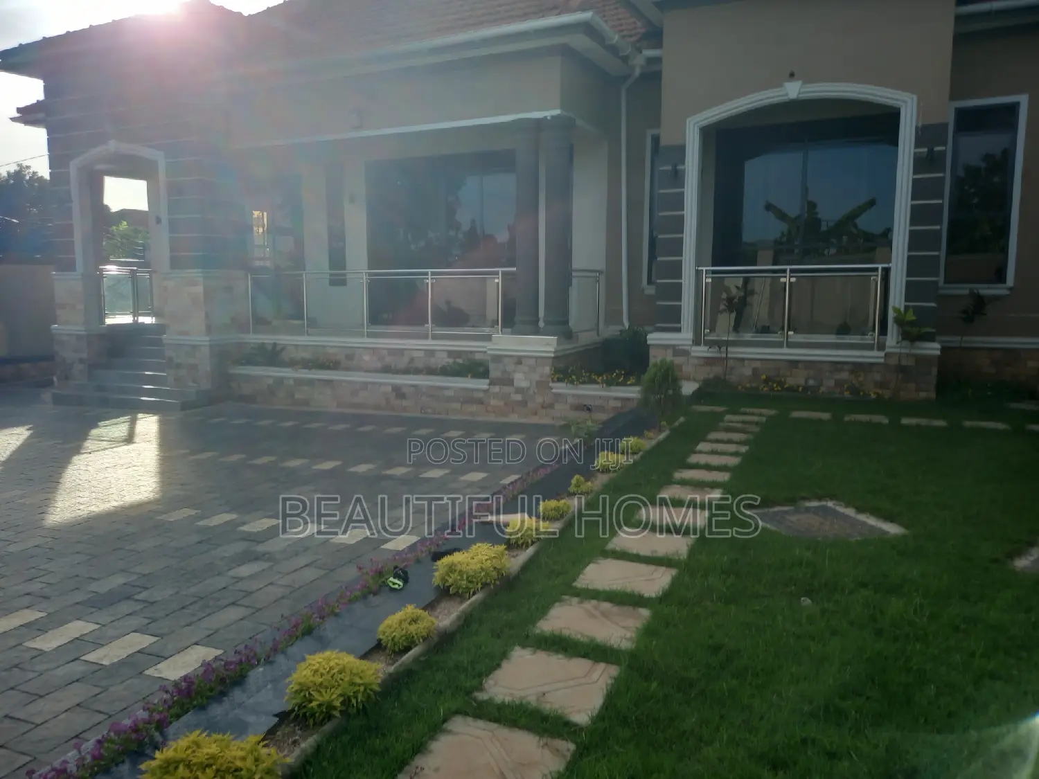 Furnished 5bdrm House in Kira for sale