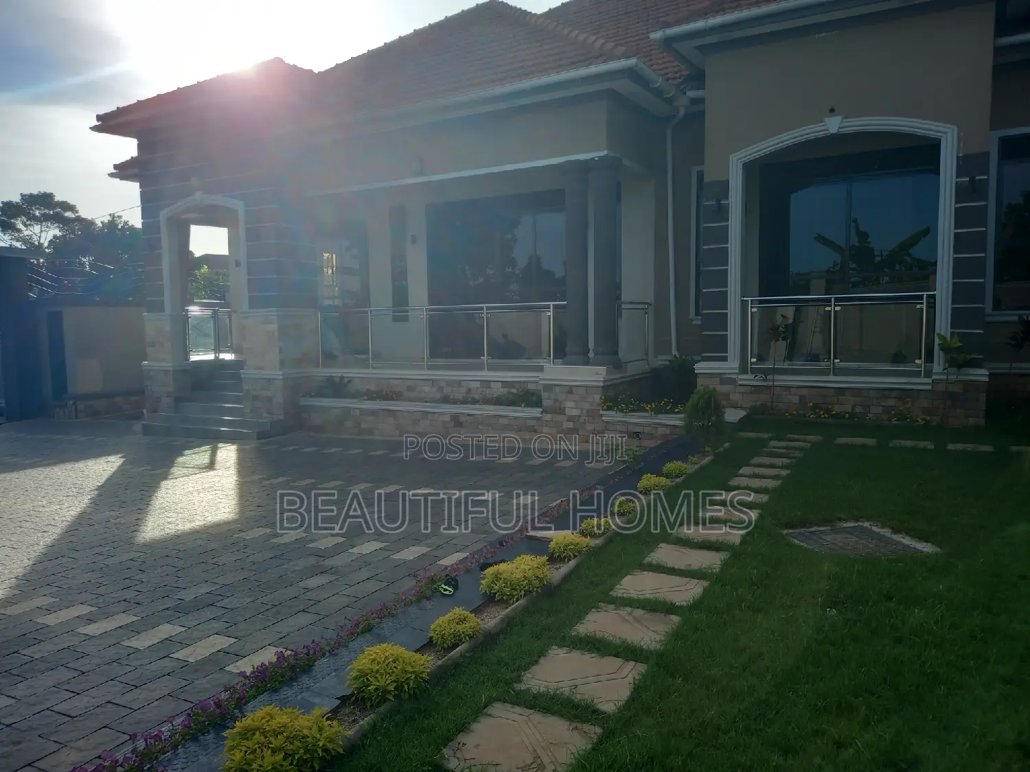 Furnished 5bdrm House in Kira for sale