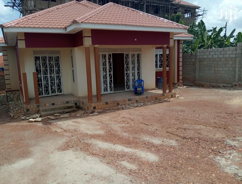 Corporate Bungalow in Kira for Quick Sell