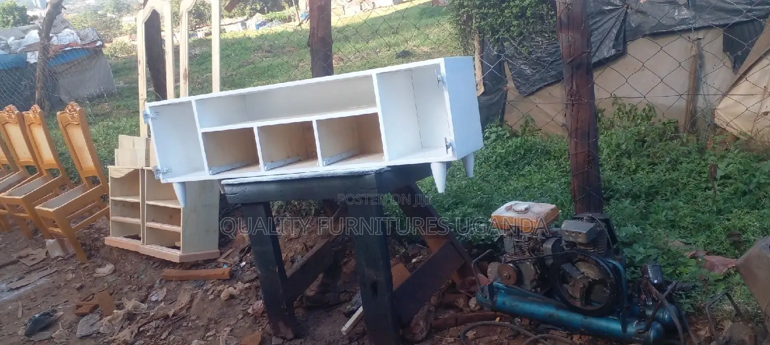 Tv Stand in White Colour