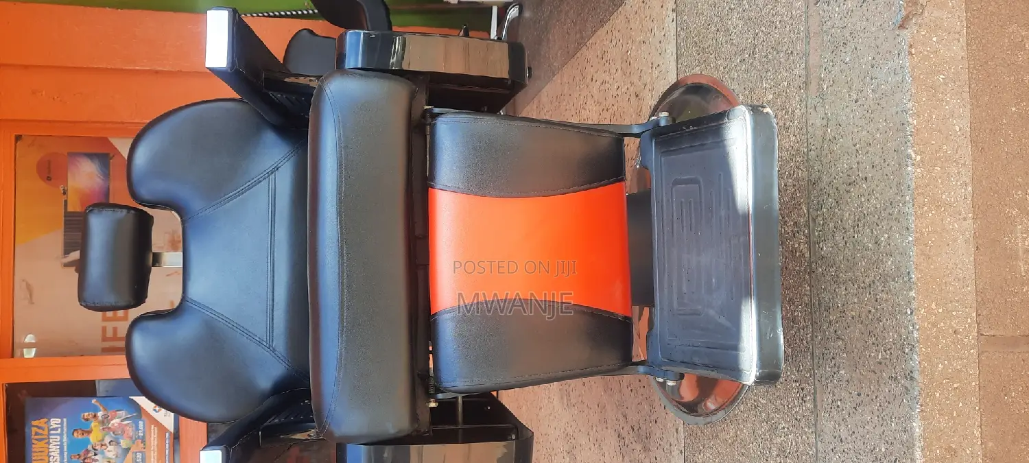 Sweetie Biggest Barber Chairs