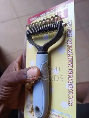 Blade Dog Comb