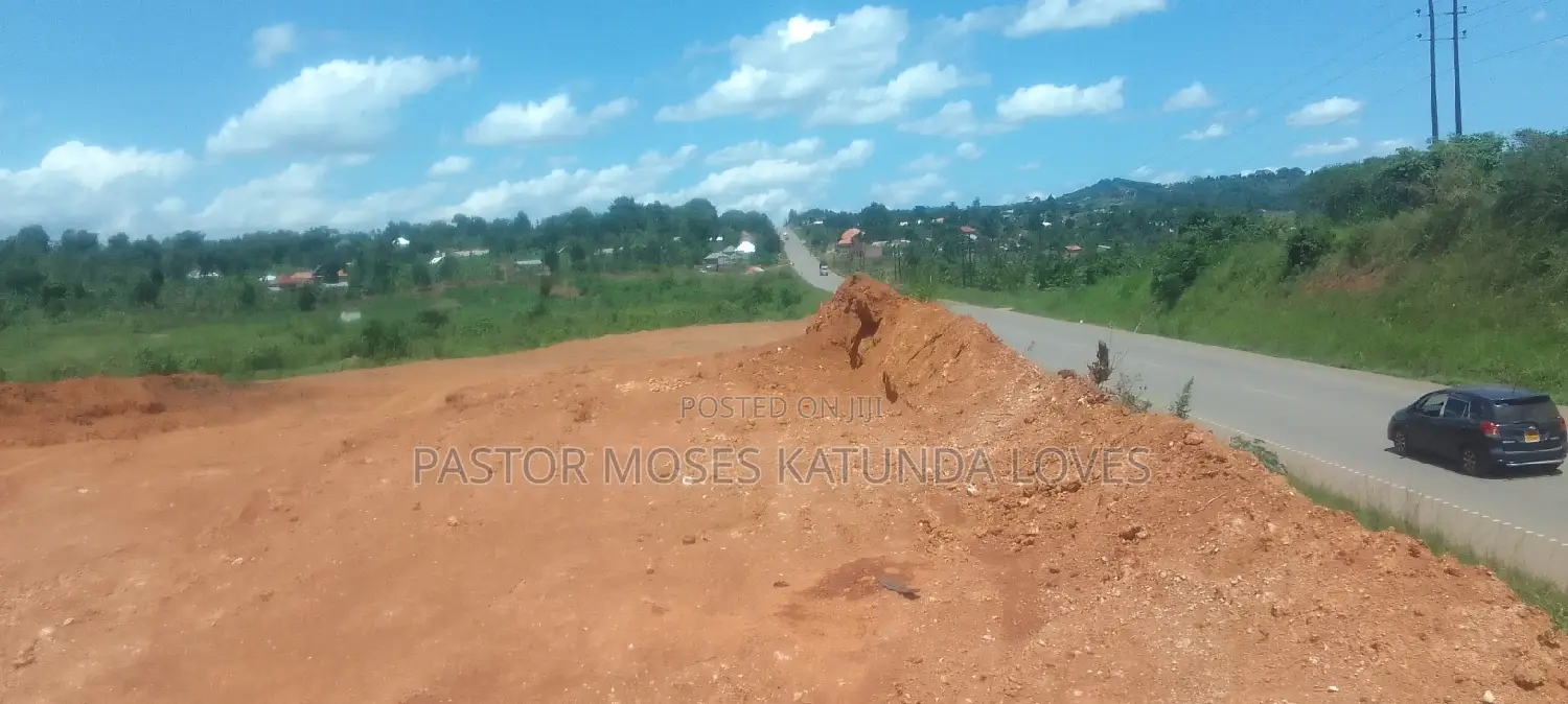 6 Acres Touching Tamarc Hoima Road
