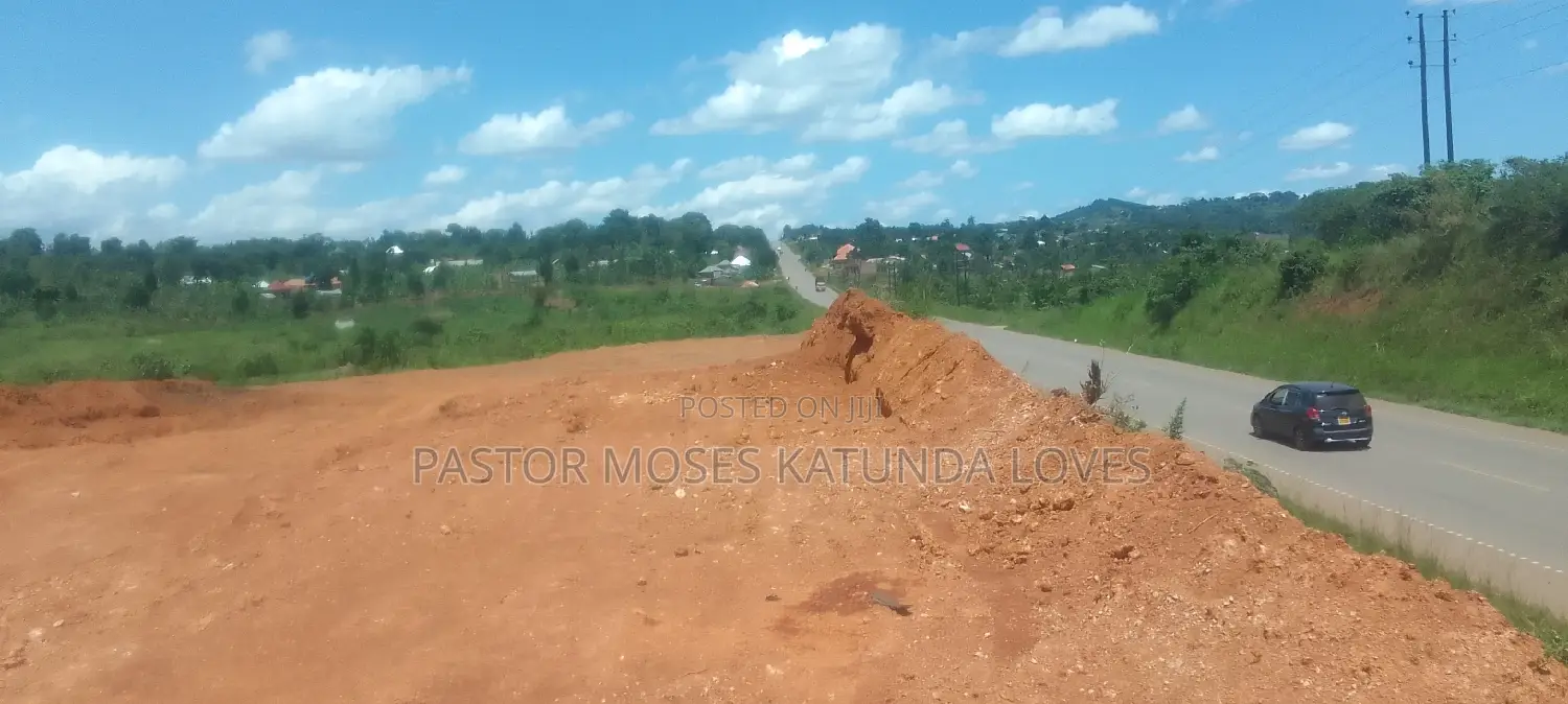 6 Acres Touching Tamarc Hoima Road