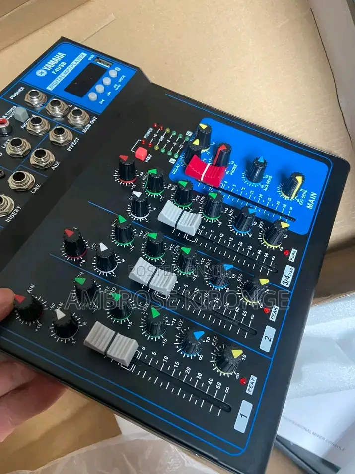 Digital 4-Channel USB Mixing Console Effects Processor Mixer