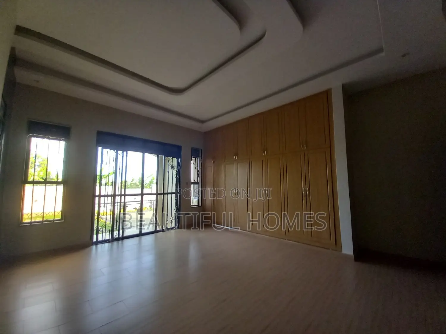 Furnished 5bdrm House in Kira Mamerito Road for sale