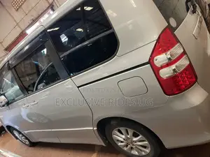 Toyota Noah 2011 Silver