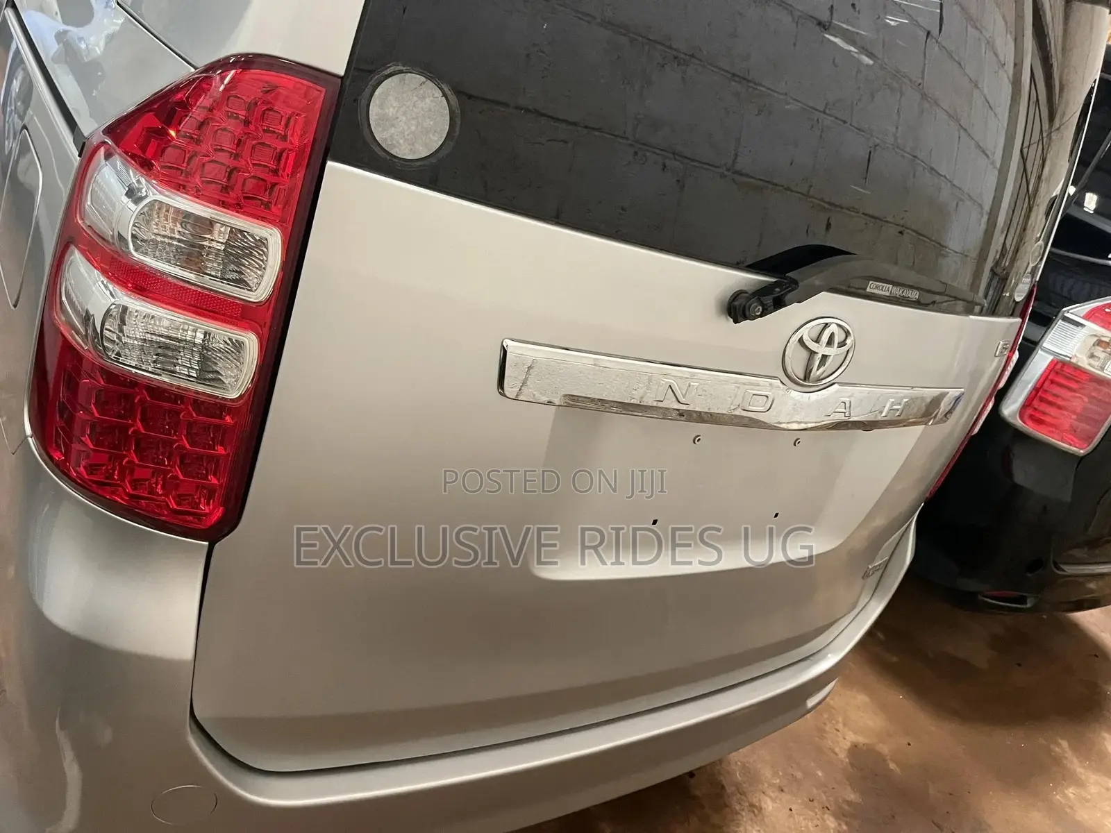 Toyota Noah 2011 Silver