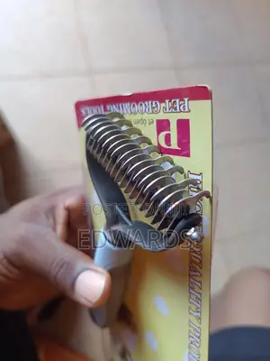 Blade Dog Comb