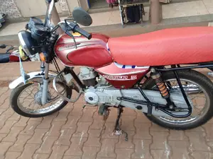 Bajaj Boxer 100 2023 Red