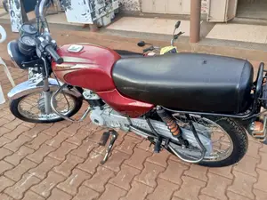 Bajaj Boxer 100 2024 Red
