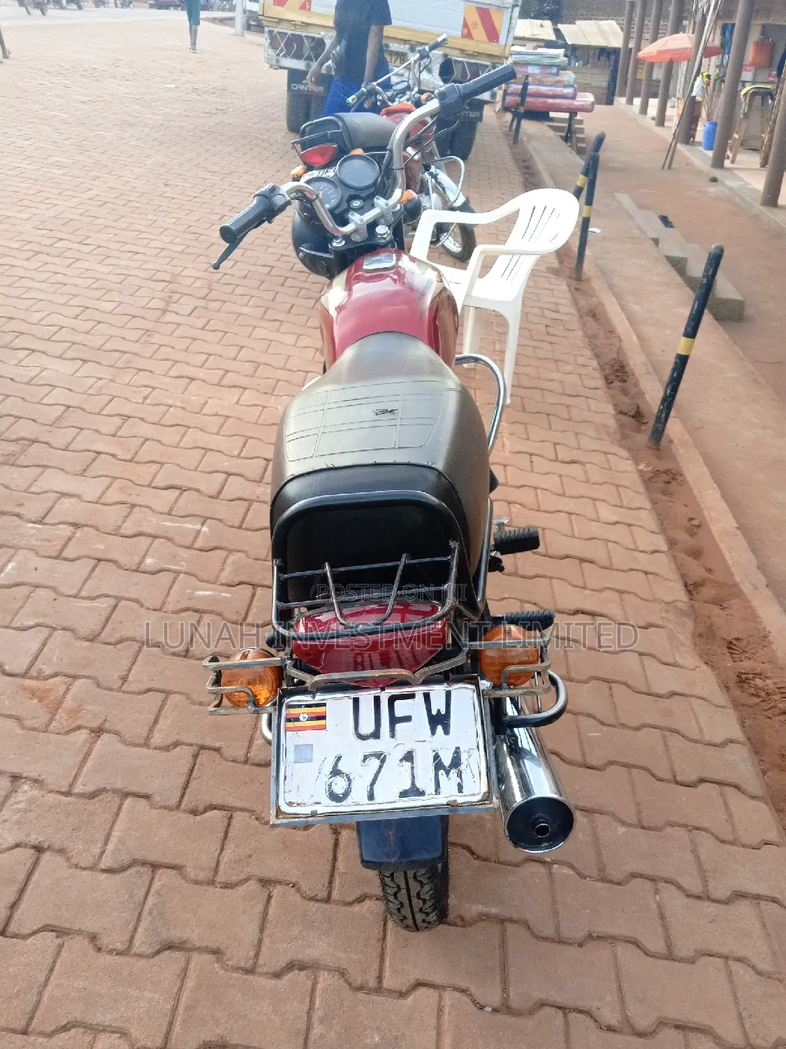 Bajaj Boxer 100 2024 Red