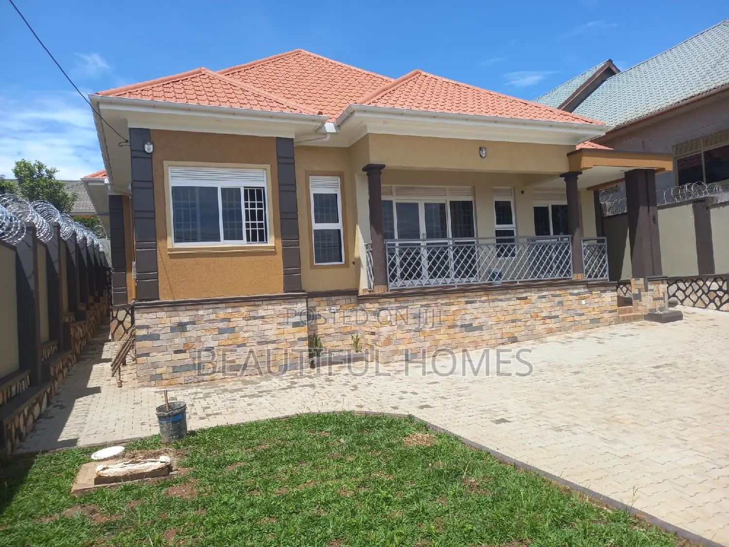 Furnished 4bdrm Bungalow in Kira for sale