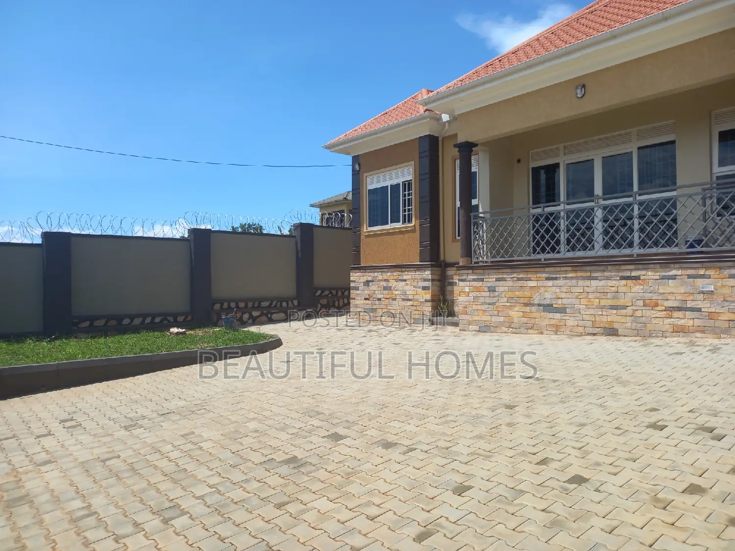 Furnished 4bdrm Bungalow in Kira for sale