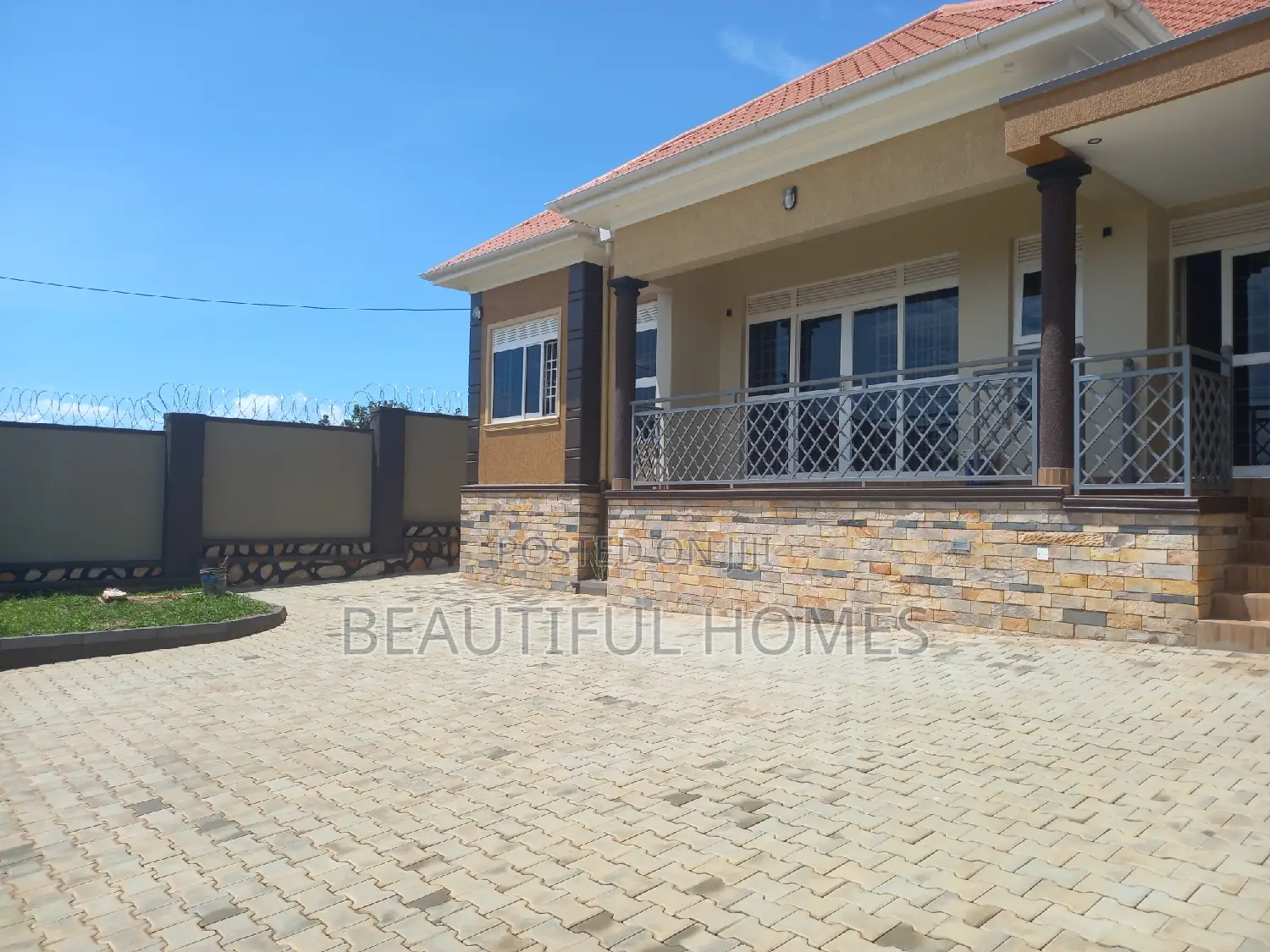 Furnished 4bdrm Bungalow in Kira for sale