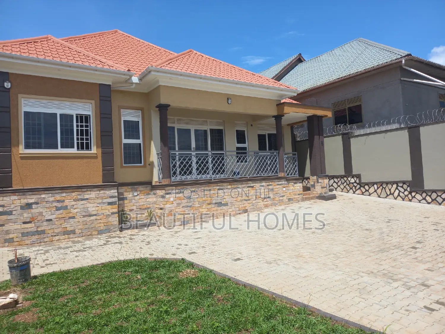 Furnished 4bdrm Bungalow in Kira for sale