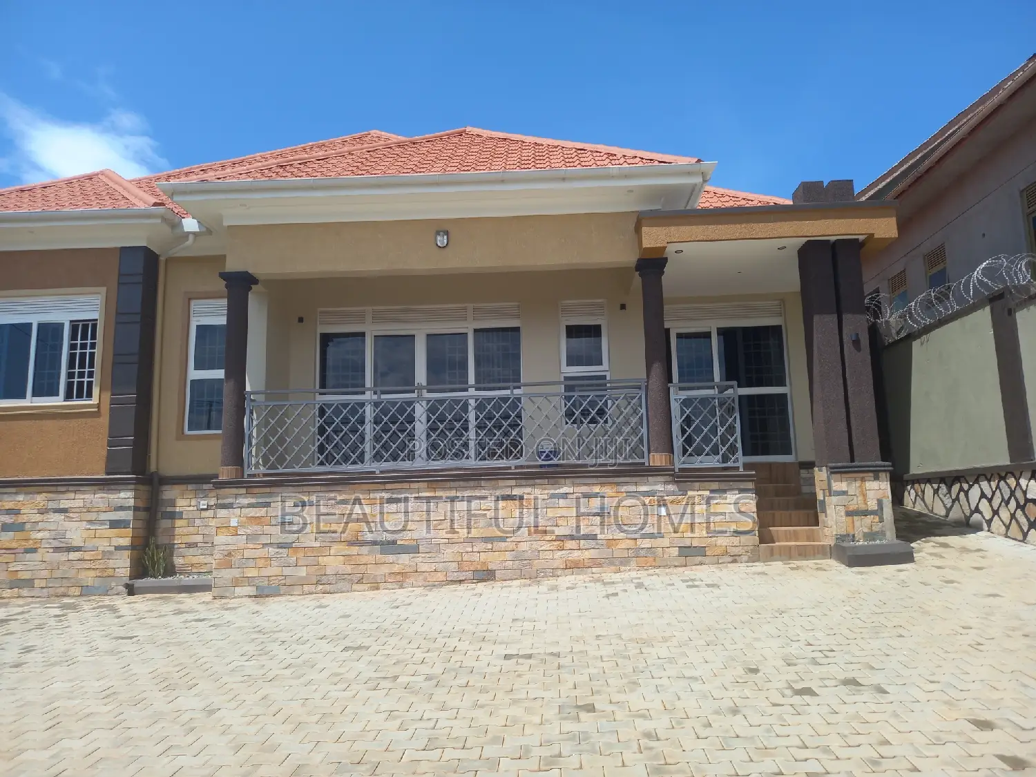Furnished 4bdrm Bungalow in Kira for sale
