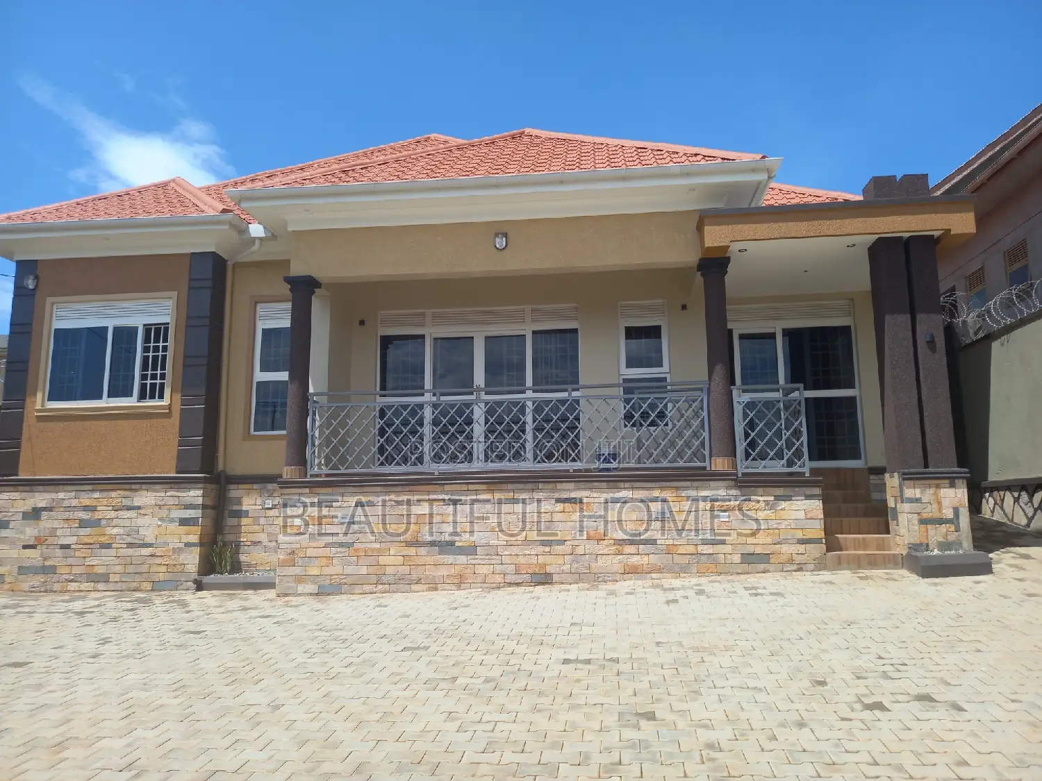 Furnished 4bdrm Bungalow in Kira for sale