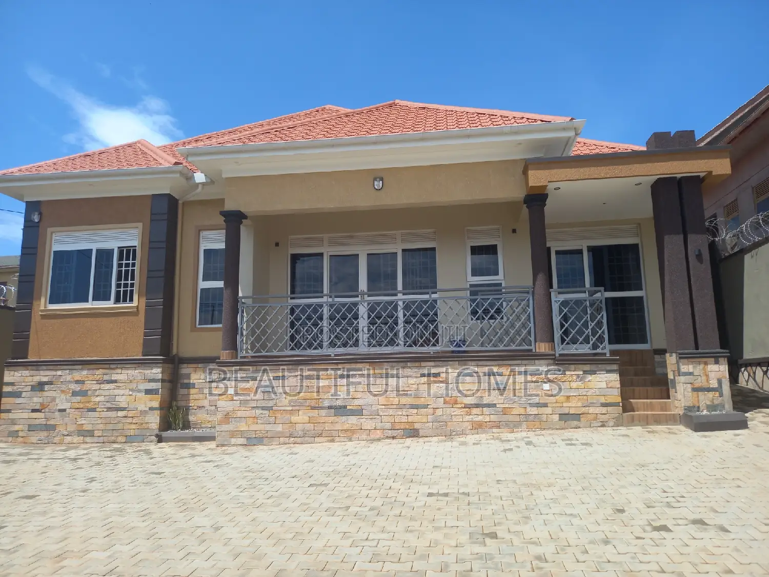 Furnished 4bdrm Bungalow in Kira for sale