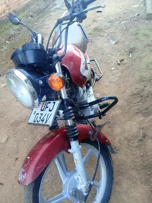 TVS HLX 125 2022 Red
