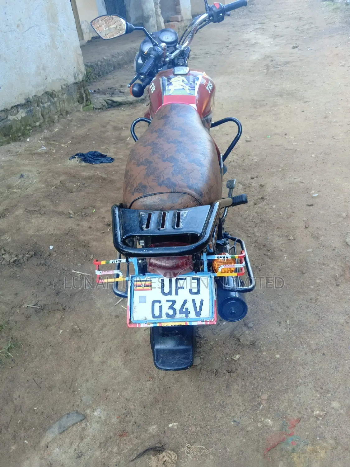TVS HLX 125 2022 Red