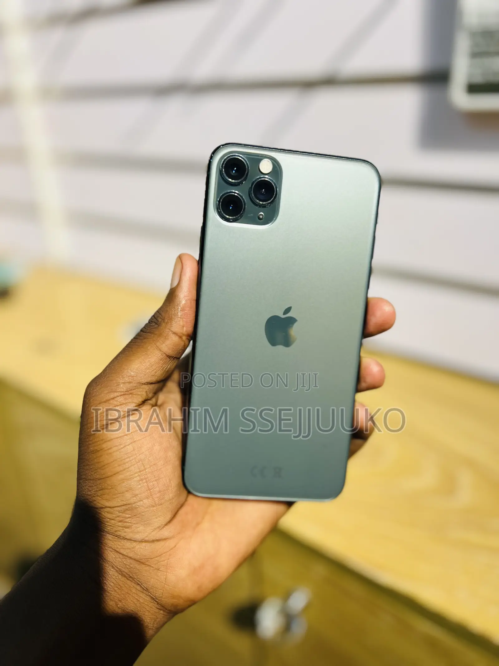 Apple iPhone 11 Pro Max 64 GB Green