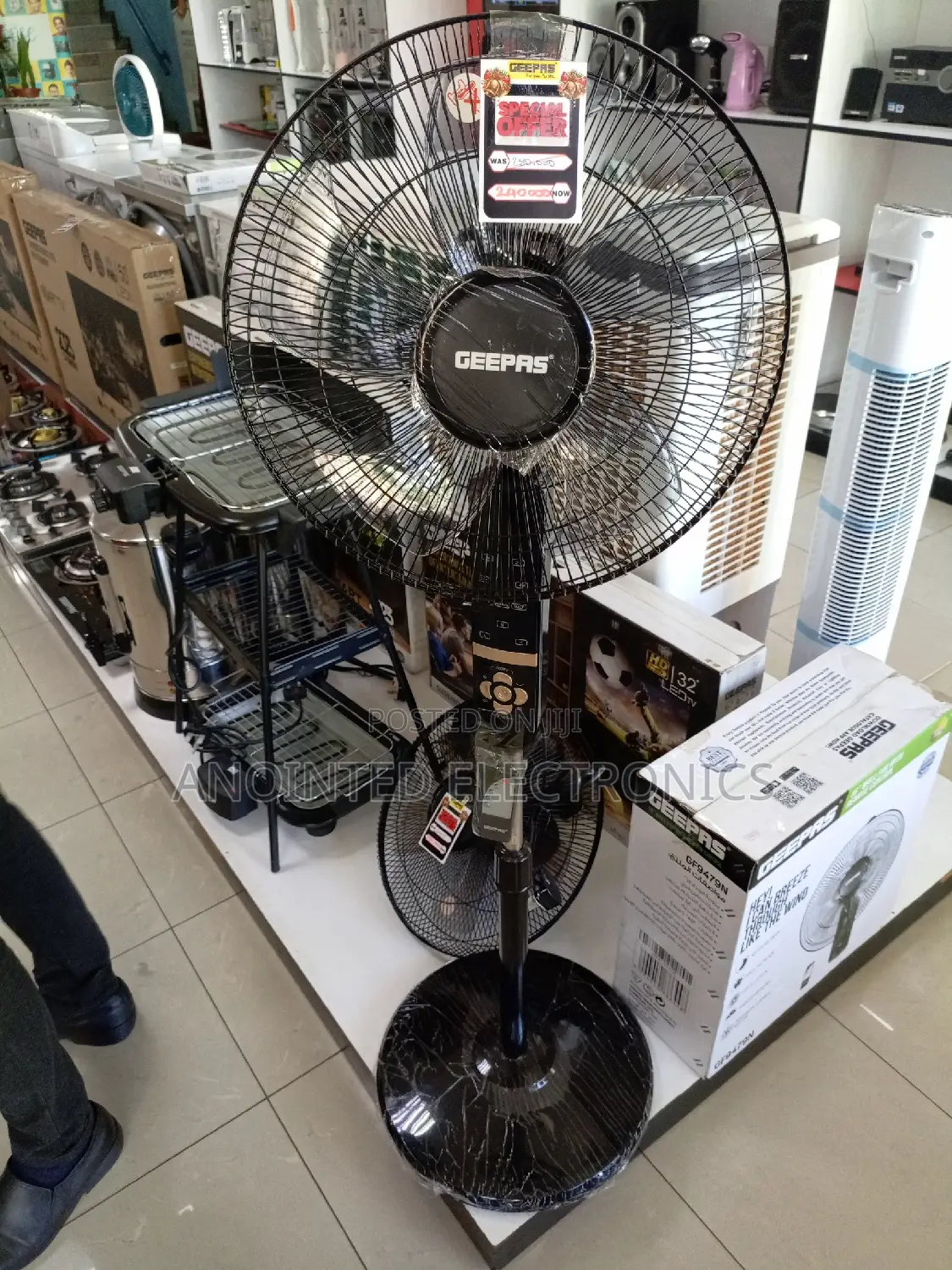 Original Stand Fans Geepas With a Remote
