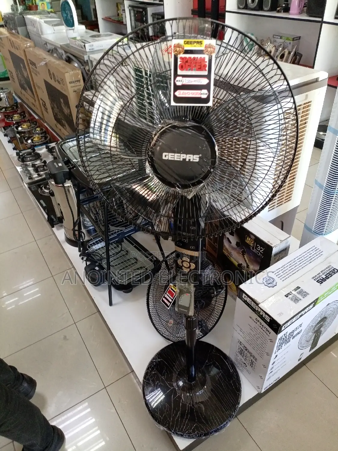 Orioriginal Stand Geepas Fan With a Remote