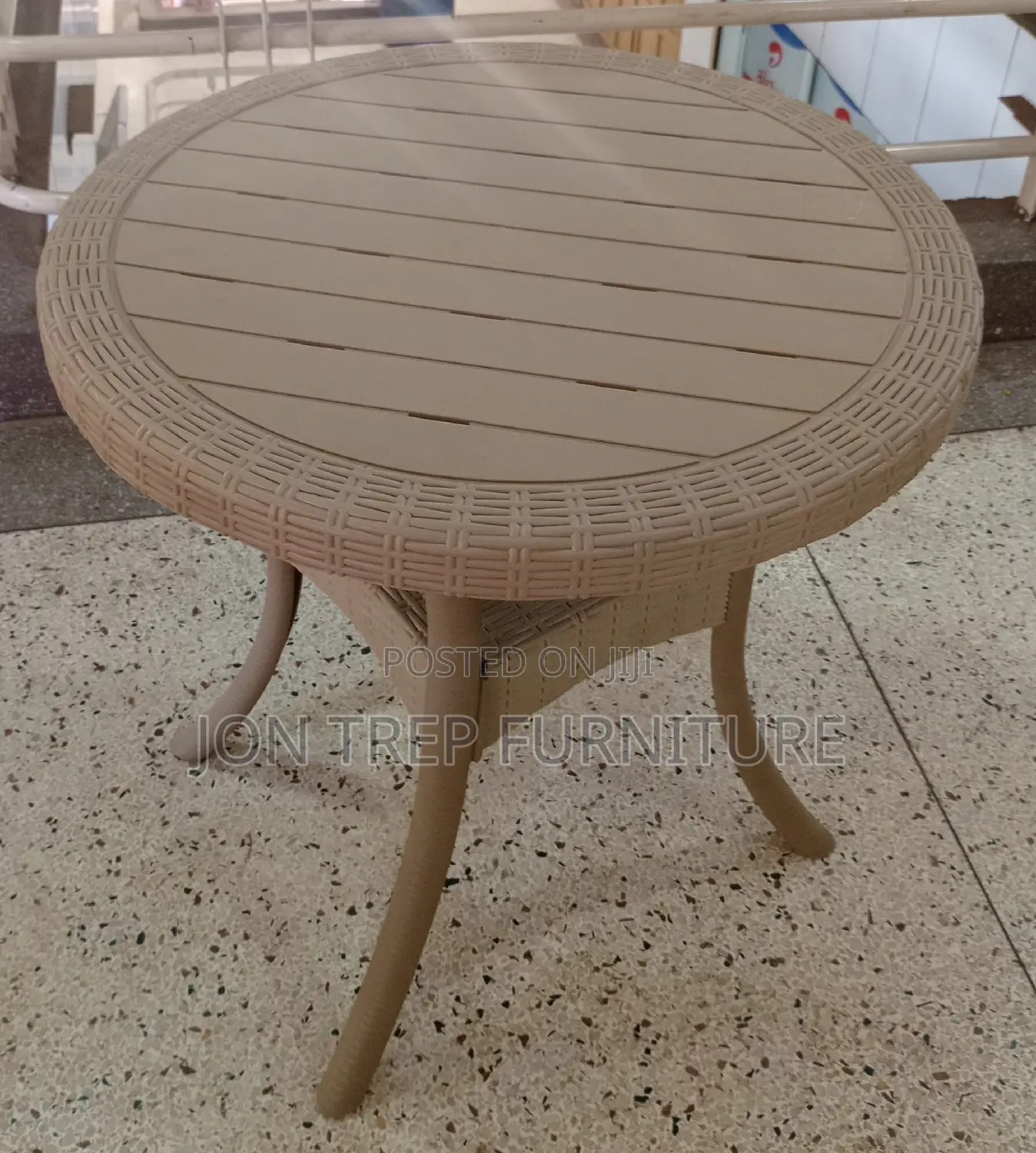 Restaurant Round Table