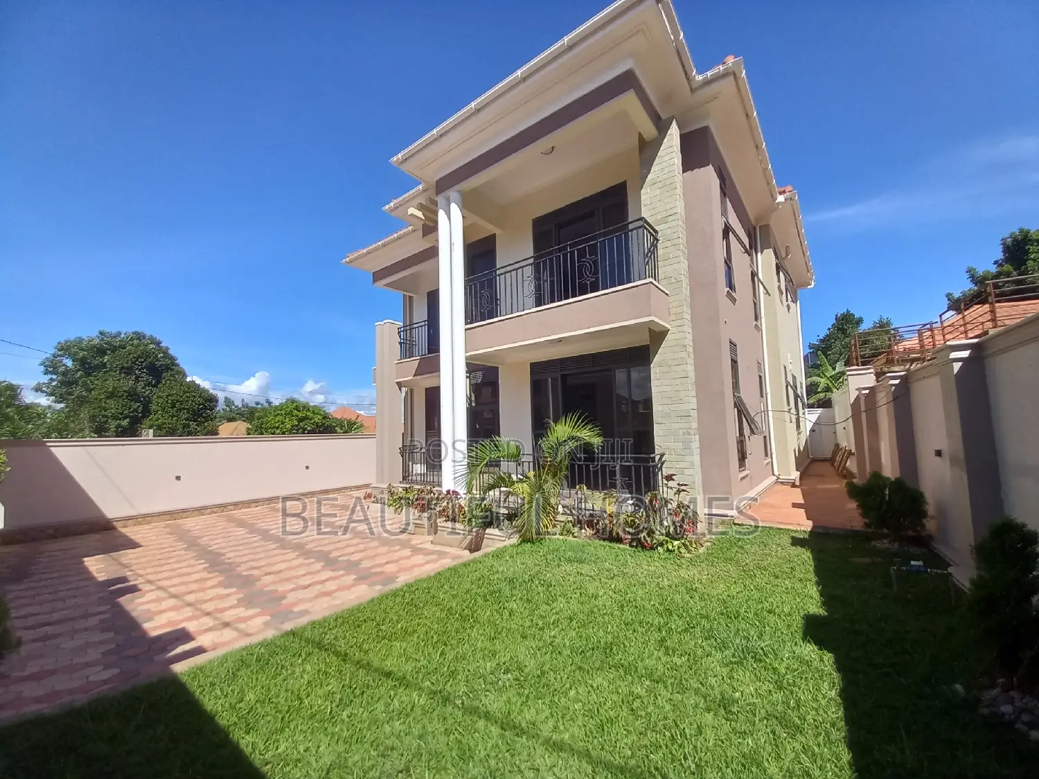 Furnished 5bdrm Duplex in Kira, Central Division for sale