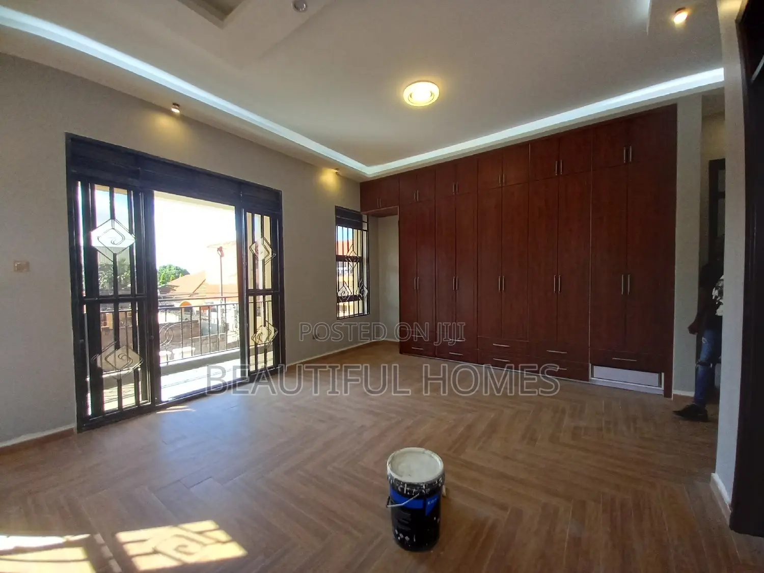 Furnished 5bdrm Duplex in Kira, Central Division for sale