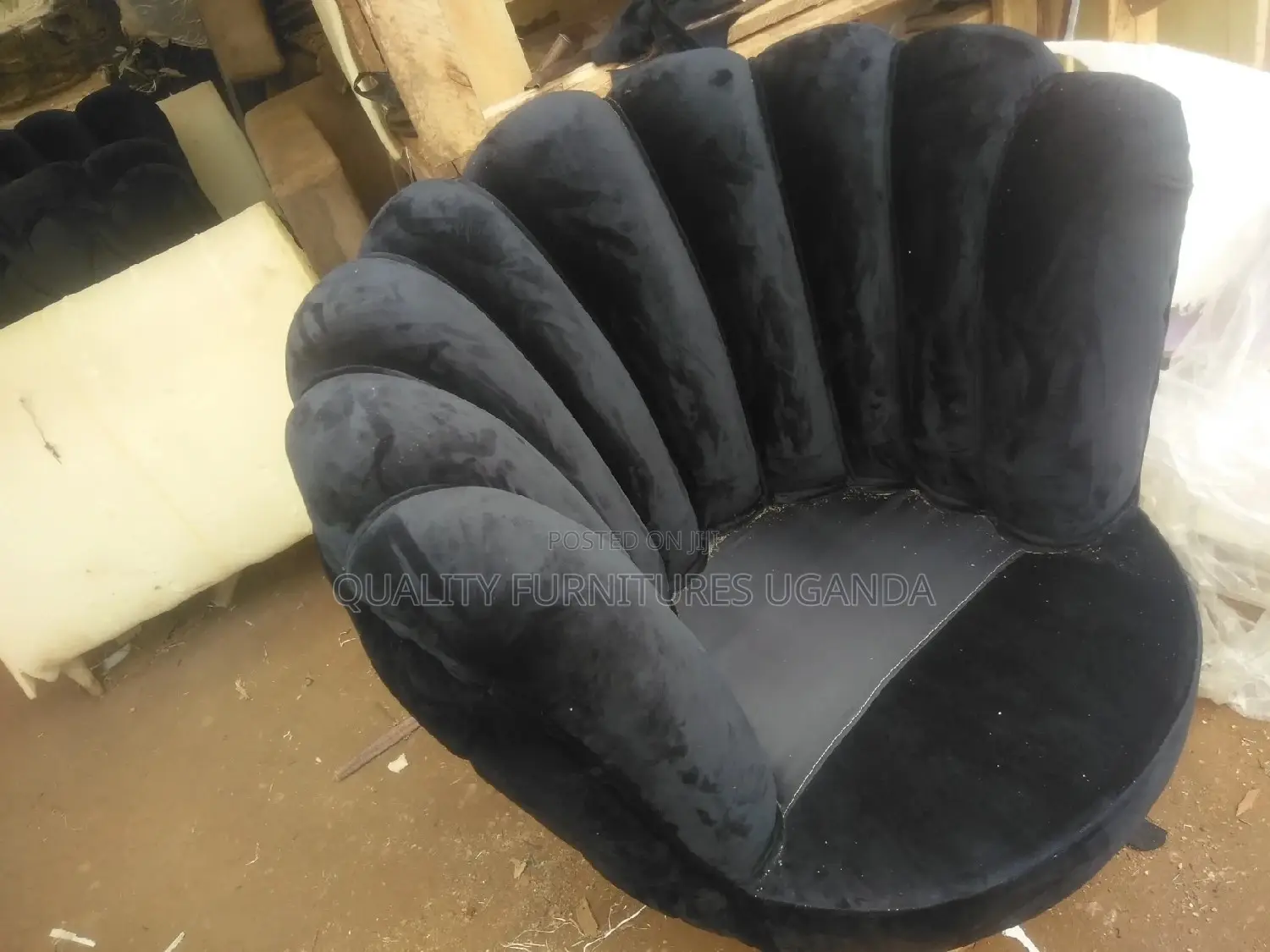 Turfted Round Basket Chair
