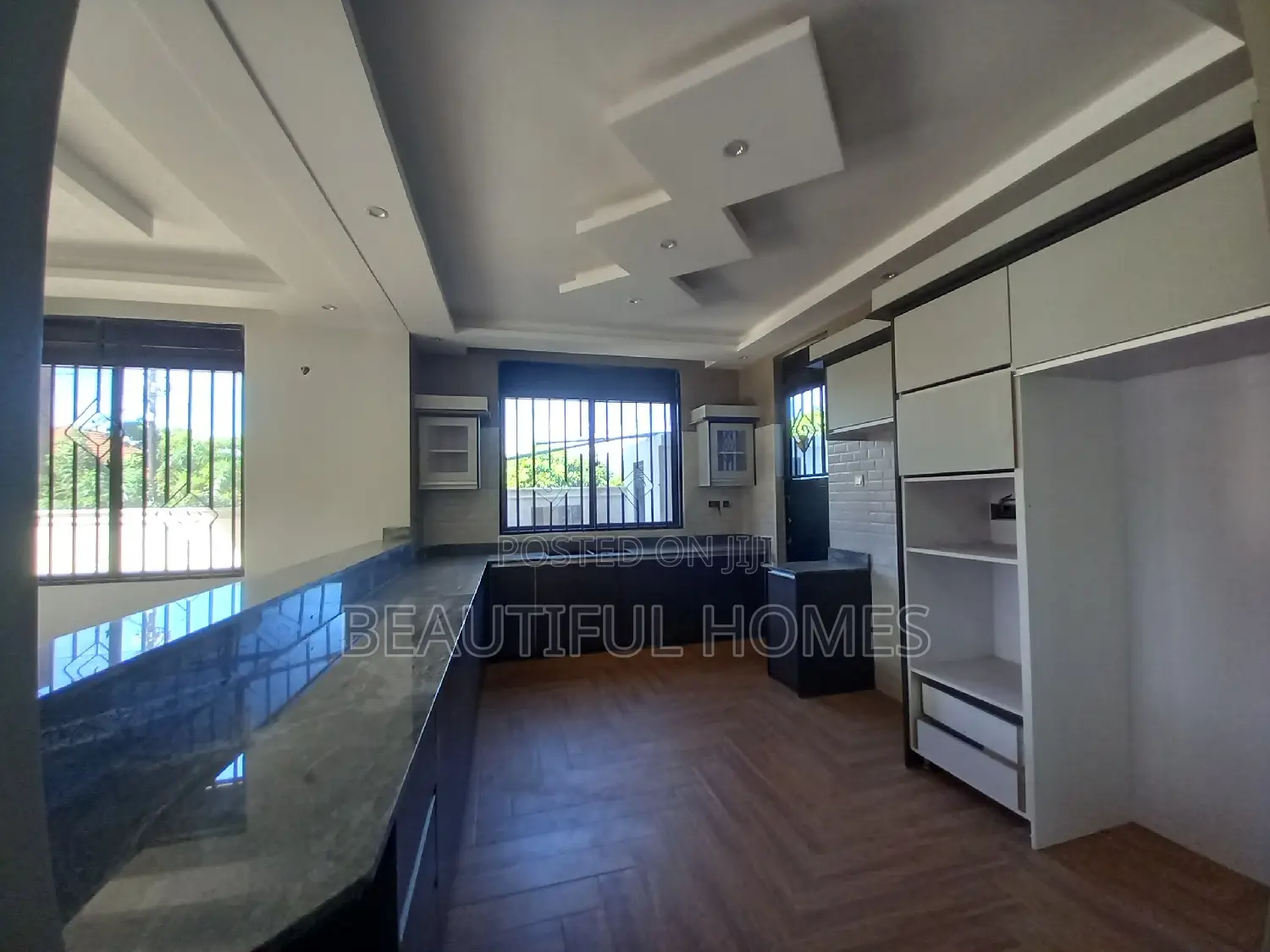 Furnished 5bdrm Mansion in Kira for sale