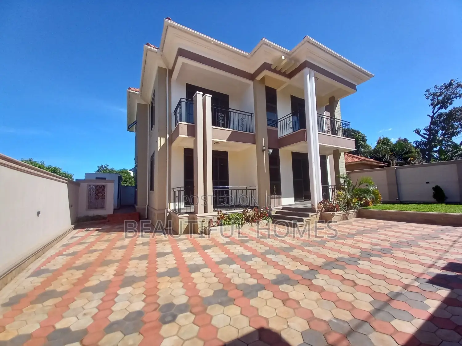 Furnished 5bdrm Mansion in Kira for sale