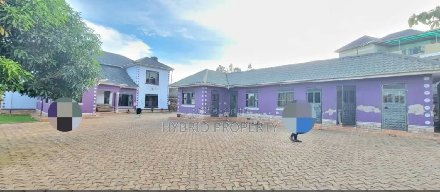 5bdrm Penthouse in Kitende~Kitovu Along, Ssisa for sale