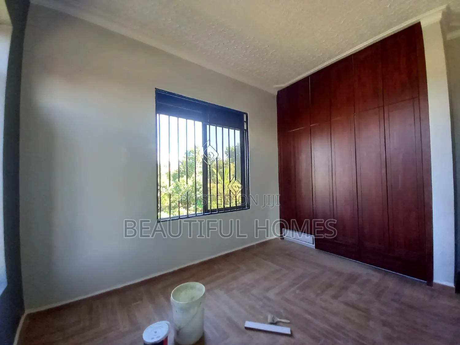 Furnished 5bdrm Mansion in Kira for sale