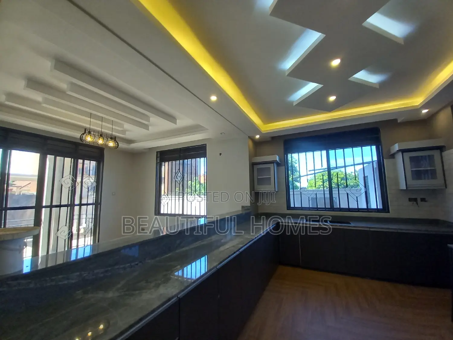 Furnished 5bdrm Mansion in Kira for sale